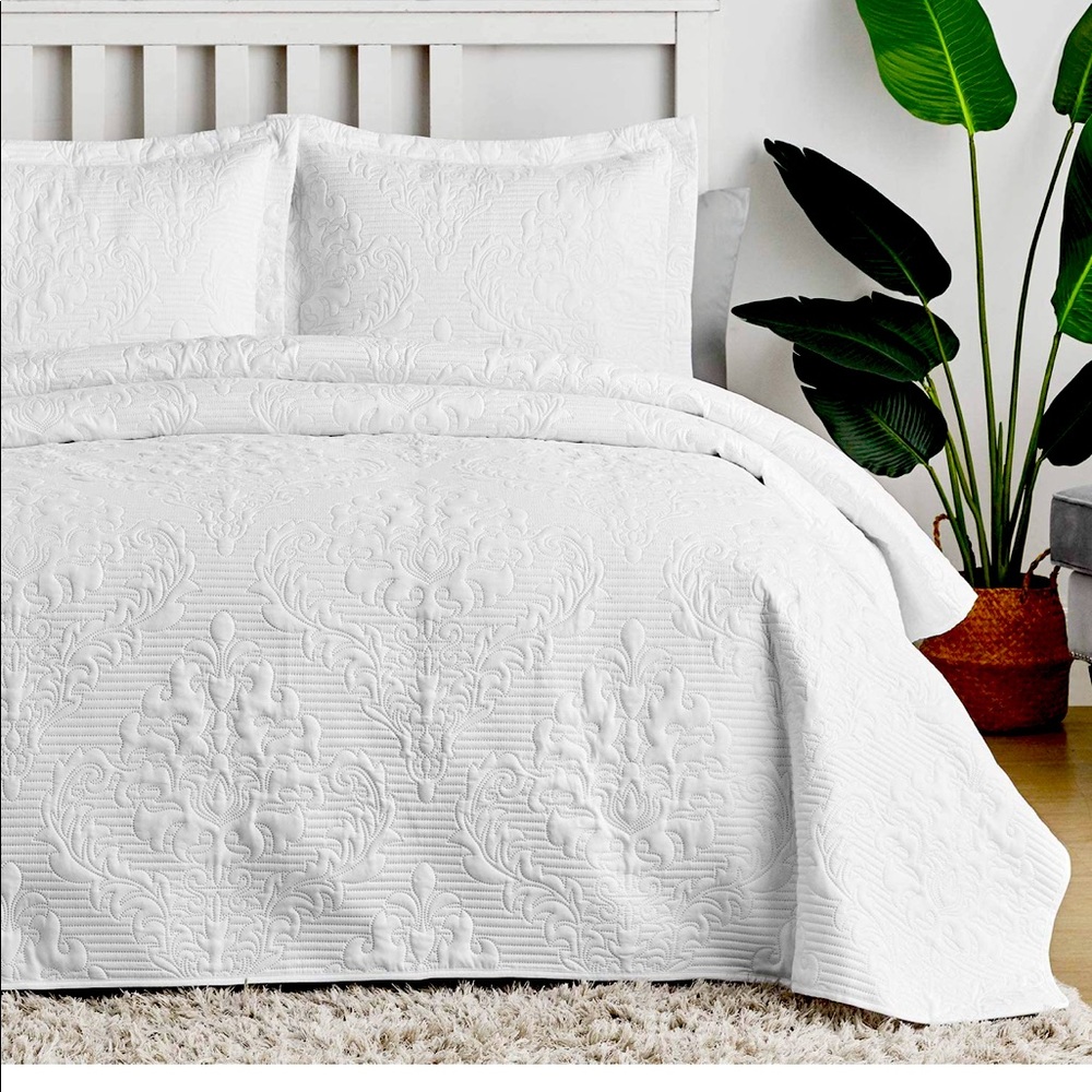 Snowy White Coverlet & Set of Matching Shams